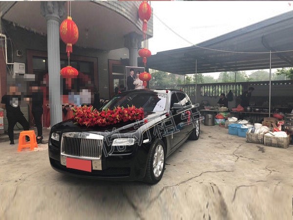 勞斯萊斯古思特+5輛奧迪A6L車(chē)隊(duì)